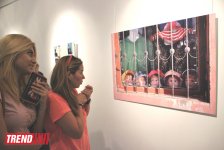 Человек в вулканической грязи, увядшие розы, разговор по душам - необычная выставка в Баку (фото)