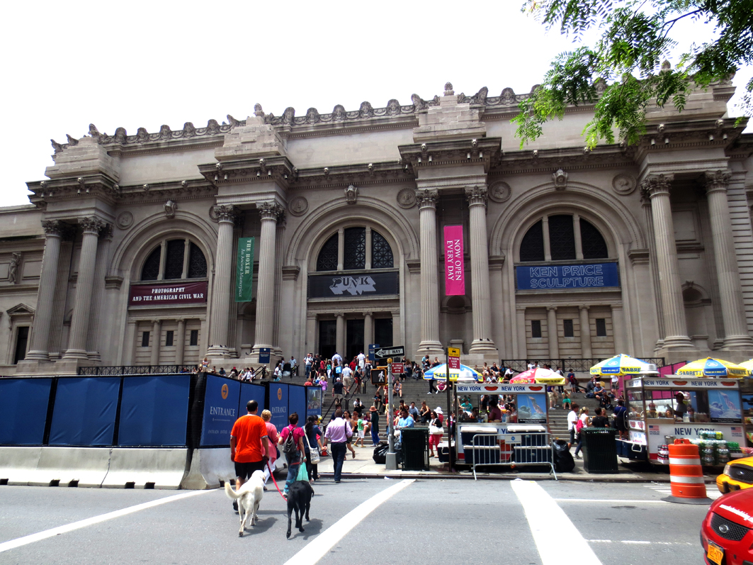 Художник Исмаил Мамедов получил благодарственное письмо от библиотеки музея Metropolitan (фото)