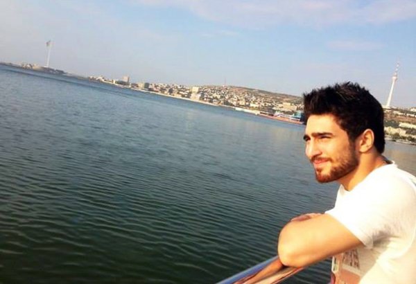 Прогулка по Баку с участником "Евровидения-2013" Фаридом Мамедовым (фото)