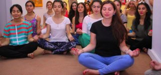 В Баку реализуется новый проект "Неделя йоги" (фото)