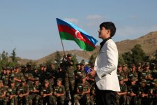 Роза Зяргярли выступила с концертной программой в прифронтовой зоне (фото)