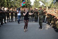 Роза Зяргярли выступила с концертной программой в прифронтовой зоне (фото)