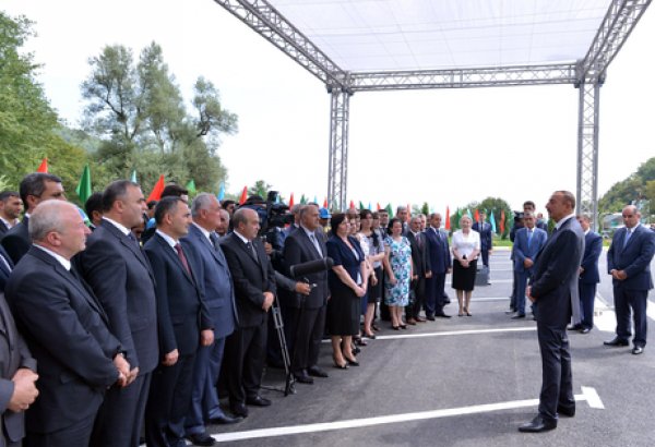 Ильхам Алиев: В каждом городе Азербайджана реализуются инфраструктурные проекты, ведется работа для того, чтобы людям жилось комфортно (ФОТО)