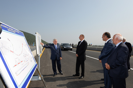 Президент Азербайджана принял участие в открытии участка реконструируемой автодороги Шеки-Гах-Загатала (ФОТО)