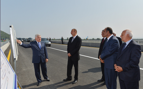 Президент Азербайджана принял участие в открытии участка реконструируемой автодороги Шеки-Гах-Загатала (ФОТО)