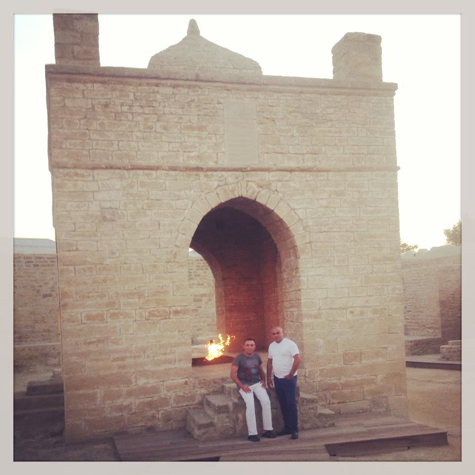 Исполнители мейханы "Давай, до свидания!" реализовали патриотический проект (фото)