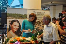 В Баку состоялась автограф-сессия книги Ганиры Пашаевой о древних регионах Турции (фото)