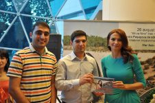 В Баку состоялась автограф-сессия книги Ганиры Пашаевой о древних регионах Турции (фото)