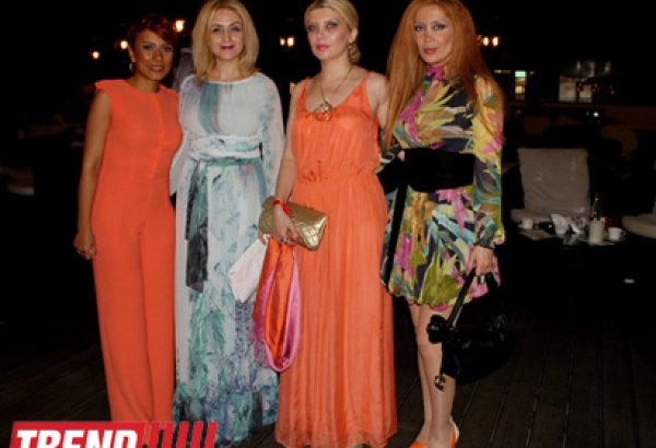 Тунзаля Агаева выступила с сольным концертом на побережье Каспийского моря (фото)