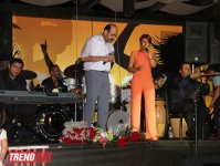 Тунзаля Агаева выступила с сольным концертом на побережье Каспийского моря (фото)