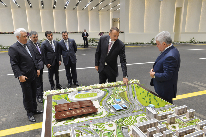 Ильхам Алиев принял участие в церемонии открытия дорожного узла тоннельного типа "Площадь Победы" (ФОТО)