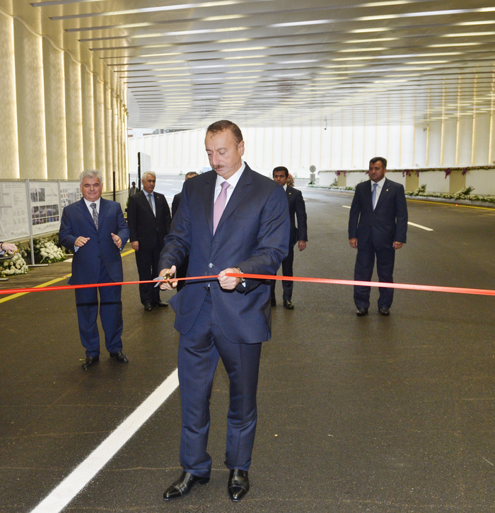 Ильхам Алиев принял участие в церемонии открытия дорожного узла тоннельного типа "Площадь Победы" (ФОТО)
