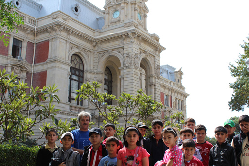 В Азербайджане для детей из семей беженцев и вынужденных переселенцев разработана  экологическая программа "Зеленая Школа" (фото)