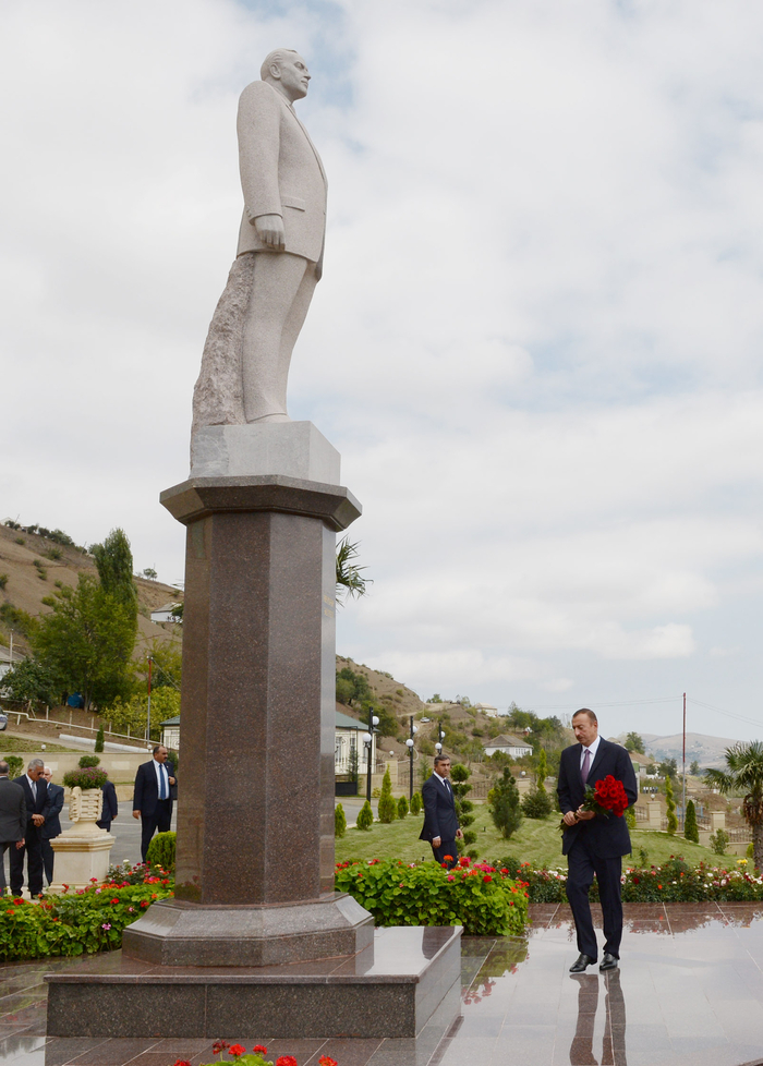 Президент Азербайджана прибыл в Ярдымлинский район (ФОТО)