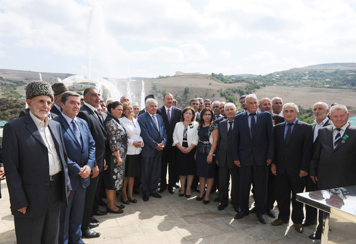 Президент Ильхам Алиев: В центре нашей политики находится гражданин Азербайджана (ФОТО)