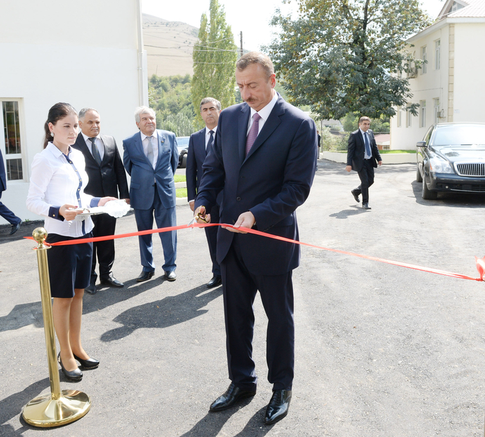 Ильхам Алиев принял участие в открытии нового здания Ярдымлинской районной организации партии «Ени Азербайджан» (ФОТО)