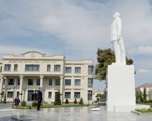 Президент Азербайджана прибыл с визитом в Билясуварский район (ФОТО)