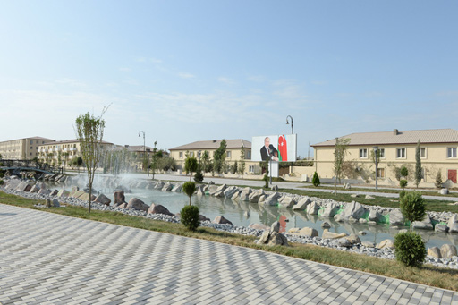 Президент Ильхам Алиев ознакомился с условиями, созданными на Площади флага в Сальяне (ФОТО)