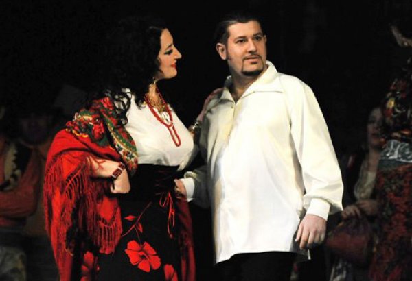 Из Германии в Азербайджан: Авяз Абдуллаев выступит на родной сцене