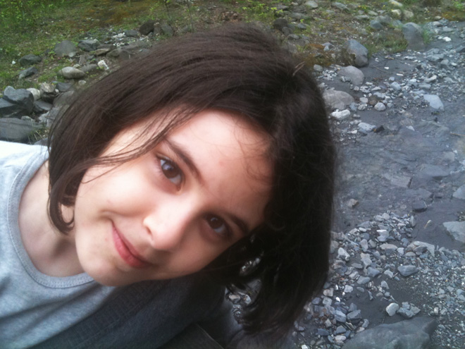 9-летняя Айдан посвятила альбом памяти создателя первого циркового коллектива в Азербайджане Акифа Фаталиева (фото)