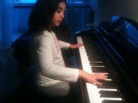 9-летняя Айдан посвятила альбом памяти создателя первого циркового коллектива в Азербайджане Акифа Фаталиева (фото)