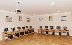 Президент Азербайджана ознакомился с состоянием двух школ в Баку после капремонта (ФОТО)