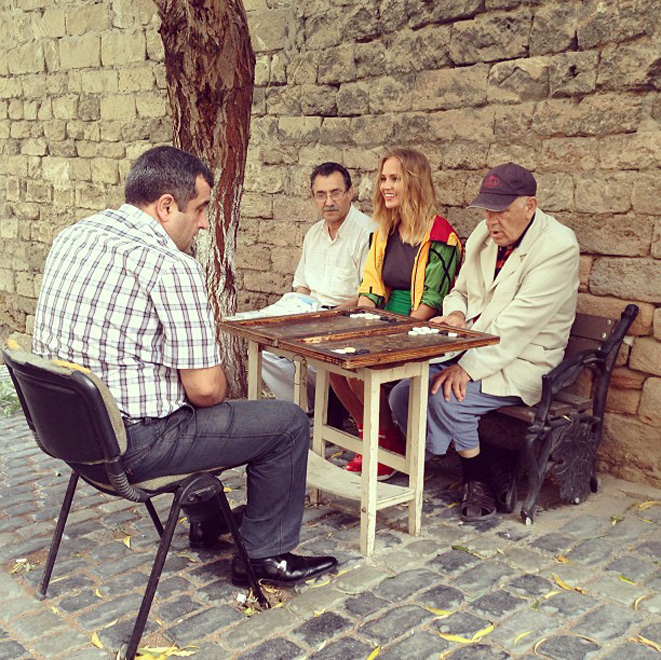 Глюкоза совершила экскурсию по древнему Баку и помечтала о ребенке: "Я влюбилась…" (фото)