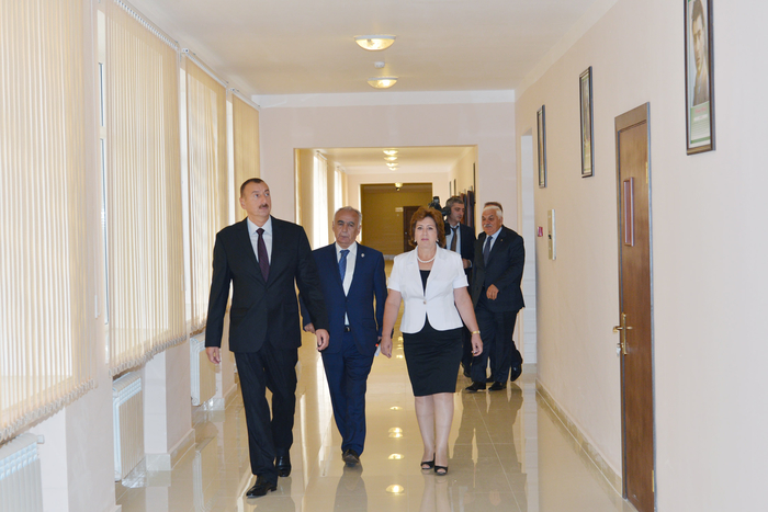 Президент Азербайджана ознакомился с состоянием двух школ в Баку после капремонта (ФОТО)