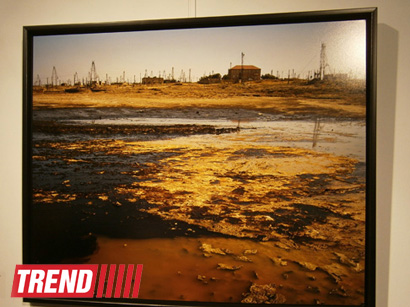 В Испании представлены фотоработы и книга Рены Эфенди "Жидкая земля" (фото)