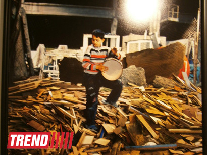 В Испании представлены фотоработы и книга Рены Эфенди "Жидкая земля" (фото)