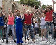 Тысяча молодых людей приняли участие в Баку в съемках клипа "Мой Президент" (ФОТО)