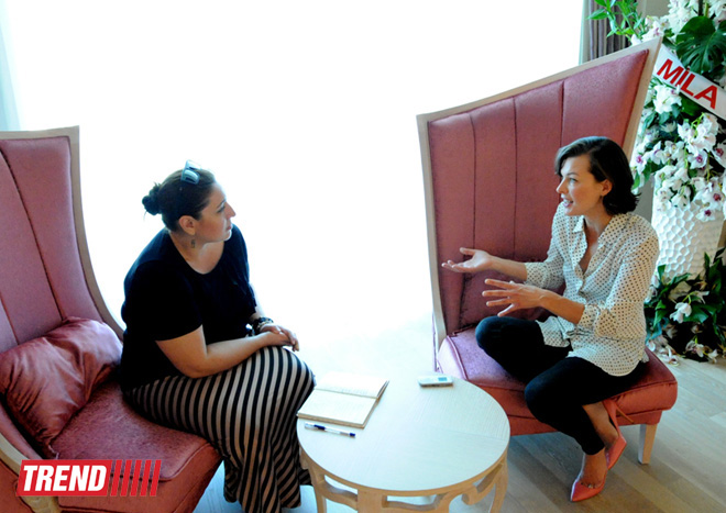 Милла Йовович восхищена Баку: "Я видела здесь такие здания, которые мы никогда не увидим в Америке"  (фото)