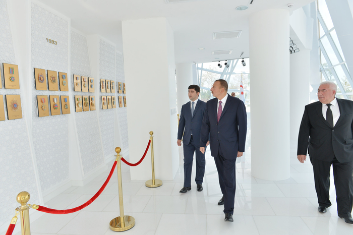 Президент Ильхам Алиев ознакомился с Площадью Флага и Музеем Флага в Шамкире (ФОТО)