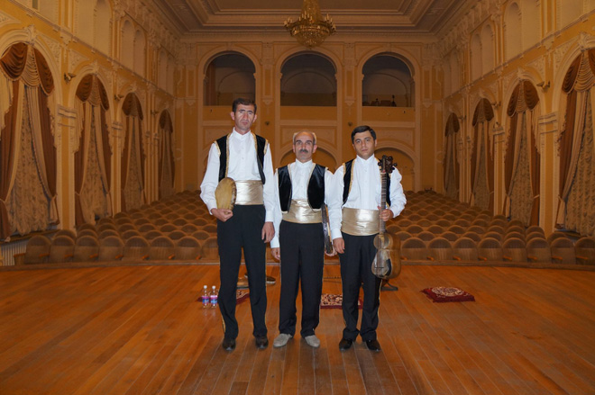 Азербайджанский ханенде занял первое место на фестивале "Голоса золотой степи-2013" в Астрахани (фото)