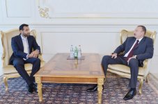 Президент Азербайджана принял верительные грамоты послов Судана и Великобритании (версия 2)