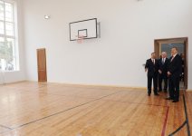 Президент Азербайджана ознакомился с состоянием зданий двух школ в Хатаинском районе Баку после реконструкции (ФОТО)