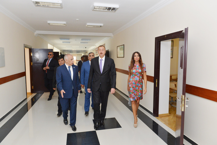 Президент Азербайджана и его супруга ознакомились с состоянием трех школ в Баку после капремонта (ФОТО)