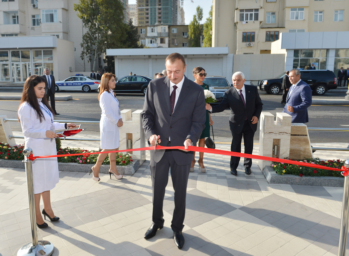 Президент Азербайджана и его супруга приняли участие в открытии нового здания центральной лаборатории ОАО "Азерсу" (ФОТО)