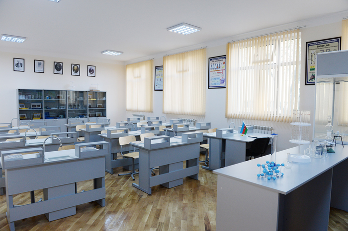 Президент Азербайджана и его супруга приняли участие в открытии школы в Ясамальском районе Баку после реконструкции (ФОТО)