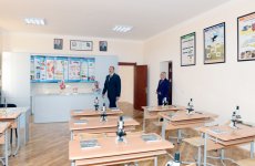 Президент Азербайджана и его супруга приняли участие в открытии школы в Ясамальском районе Баку после реконструкции (ФОТО)