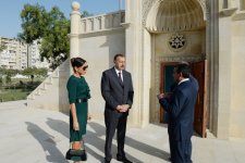 Президент Азербайджана и его супруга приняли участие в открытии нового здания центральной лаборатории ОАО "Азерсу" (ФОТО)