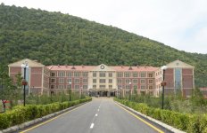 Президент Азербайджана и его супруга приняли участие в открытии центра Бакинского госуниверситета в Губе (ФОТО)