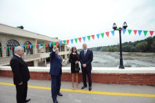 Президент Азербайджана и его супруга ознакомились с состоянием реконструированного Красного моста в Губе (ФОТО)