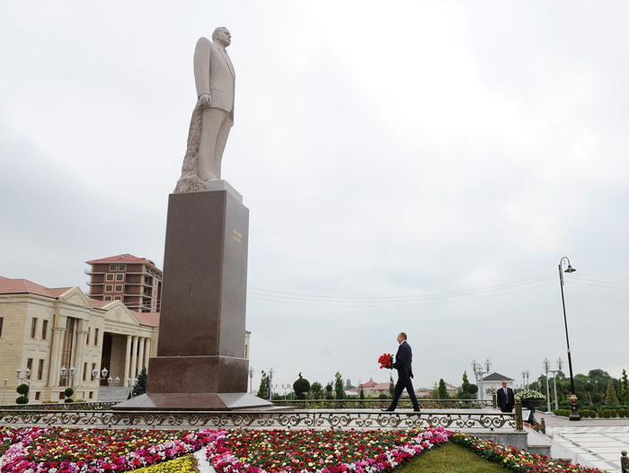 Президент Азербайджана и его супруга прибыли в Губинский район (ФОТО)