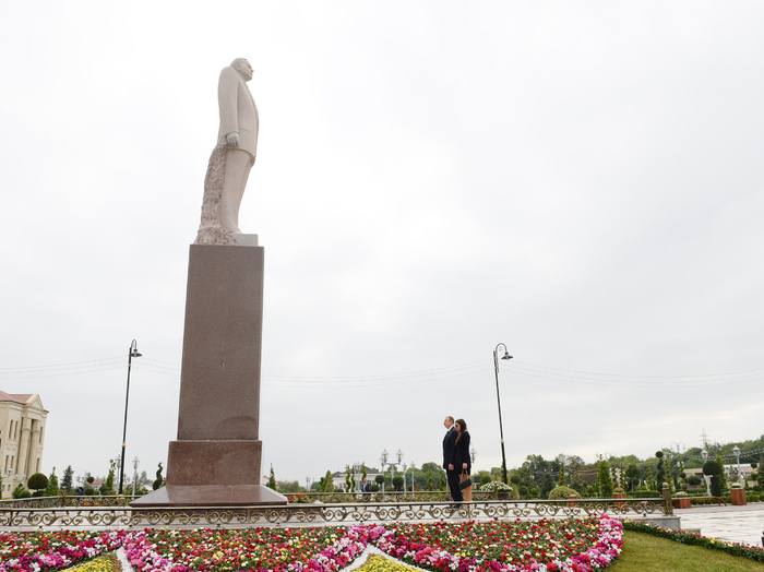 Президент Азербайджана и его супруга прибыли в Губинский район (ФОТО)