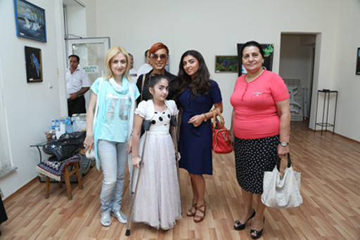 Выставка "Привлекательные цвета" стала праздником для талантливых художников -  Гюльнара Халилова (фото)