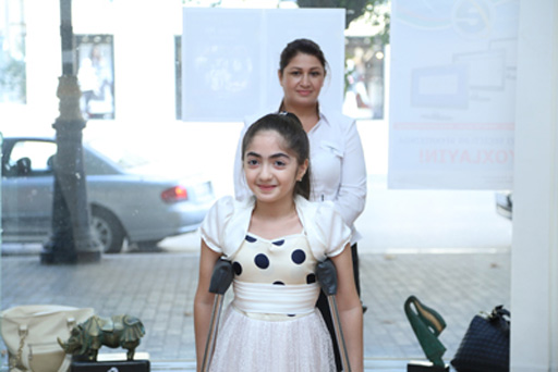 Выставка "Привлекательные цвета" стала праздником для талантливых художников -  Гюльнара Халилова (фото)