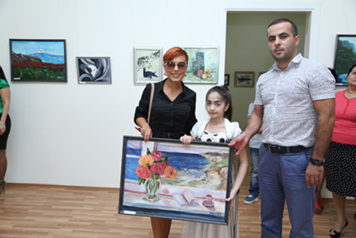 Выставка "Привлекательные цвета" стала праздником для талантливых художников -  Гюльнара Халилова (фото)