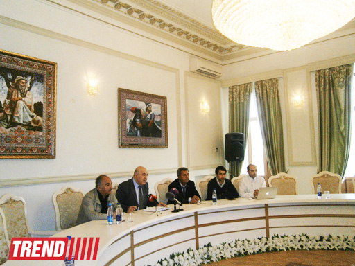 PEN-клуб Азербайджана реализует новый проект: пресс-конференция Чингиза Абдуллаева и Натига Расулзаде (фото)