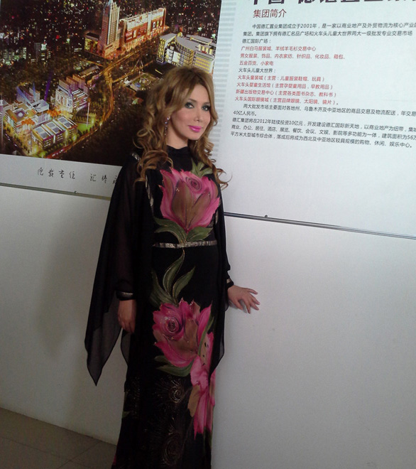 Фахрия Халафова приняла участие в Евразийском  фестивале одежды "Шёлковый путь - 2013" (фото)